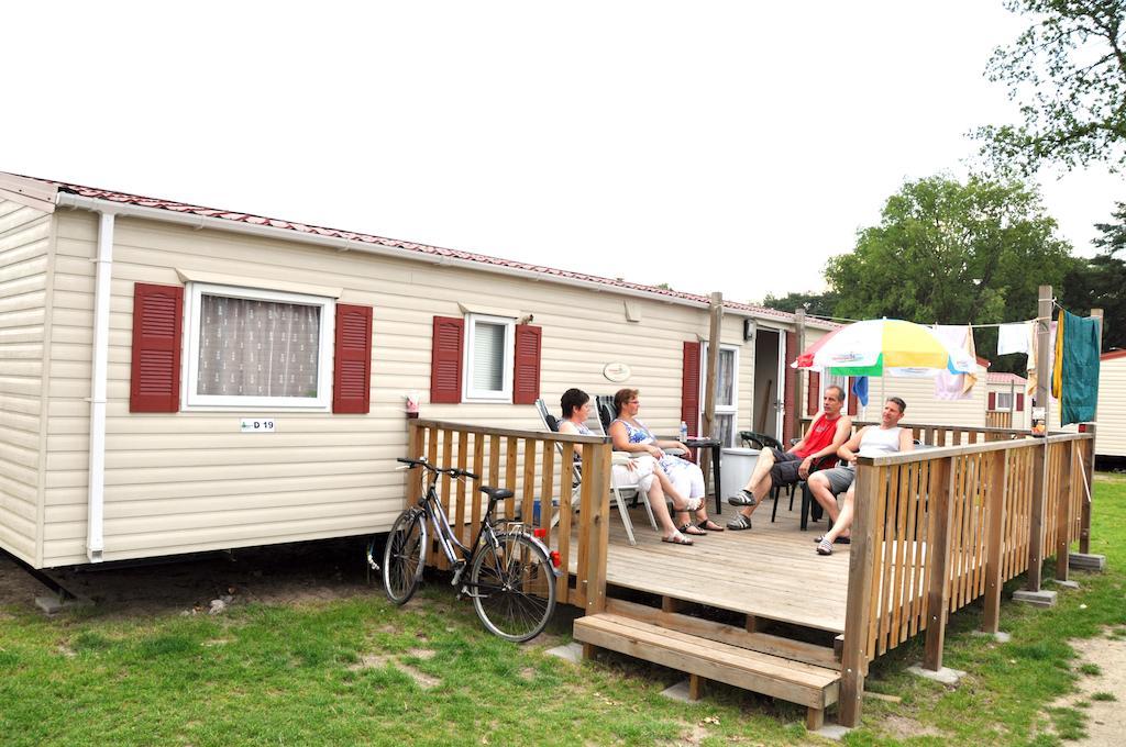 מול Oostappen Vakantiepark Zilverstrand חדר תמונה