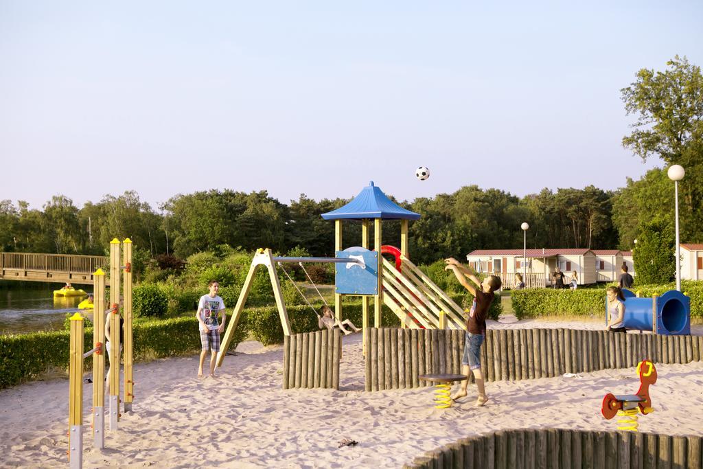 מול Oostappen Vakantiepark Zilverstrand מראה חיצוני תמונה