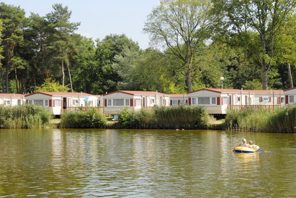 מול Oostappen Vakantiepark Zilverstrand חדר תמונה